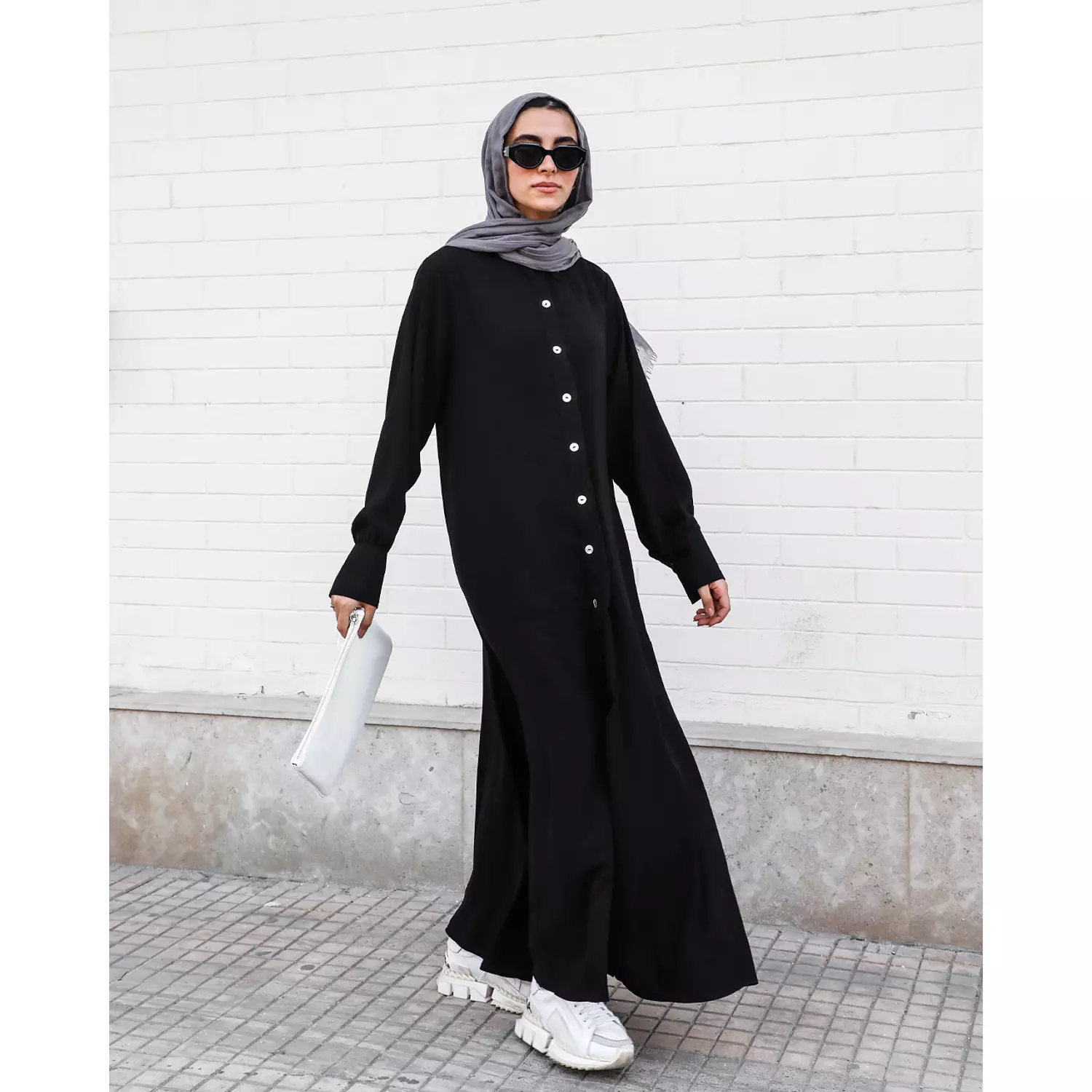 Shell Buttoned Flowy Abaya  0