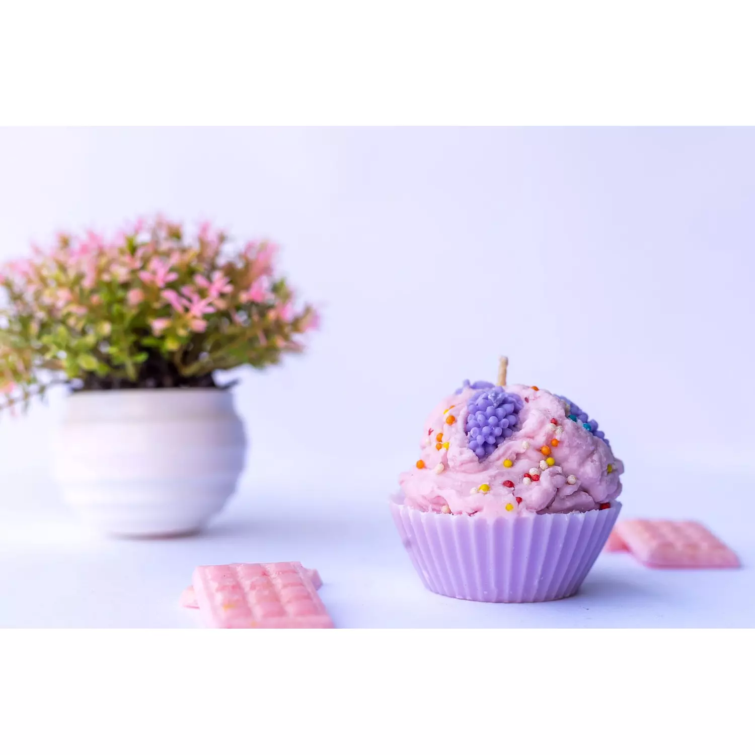 Cupcake Candle hover image