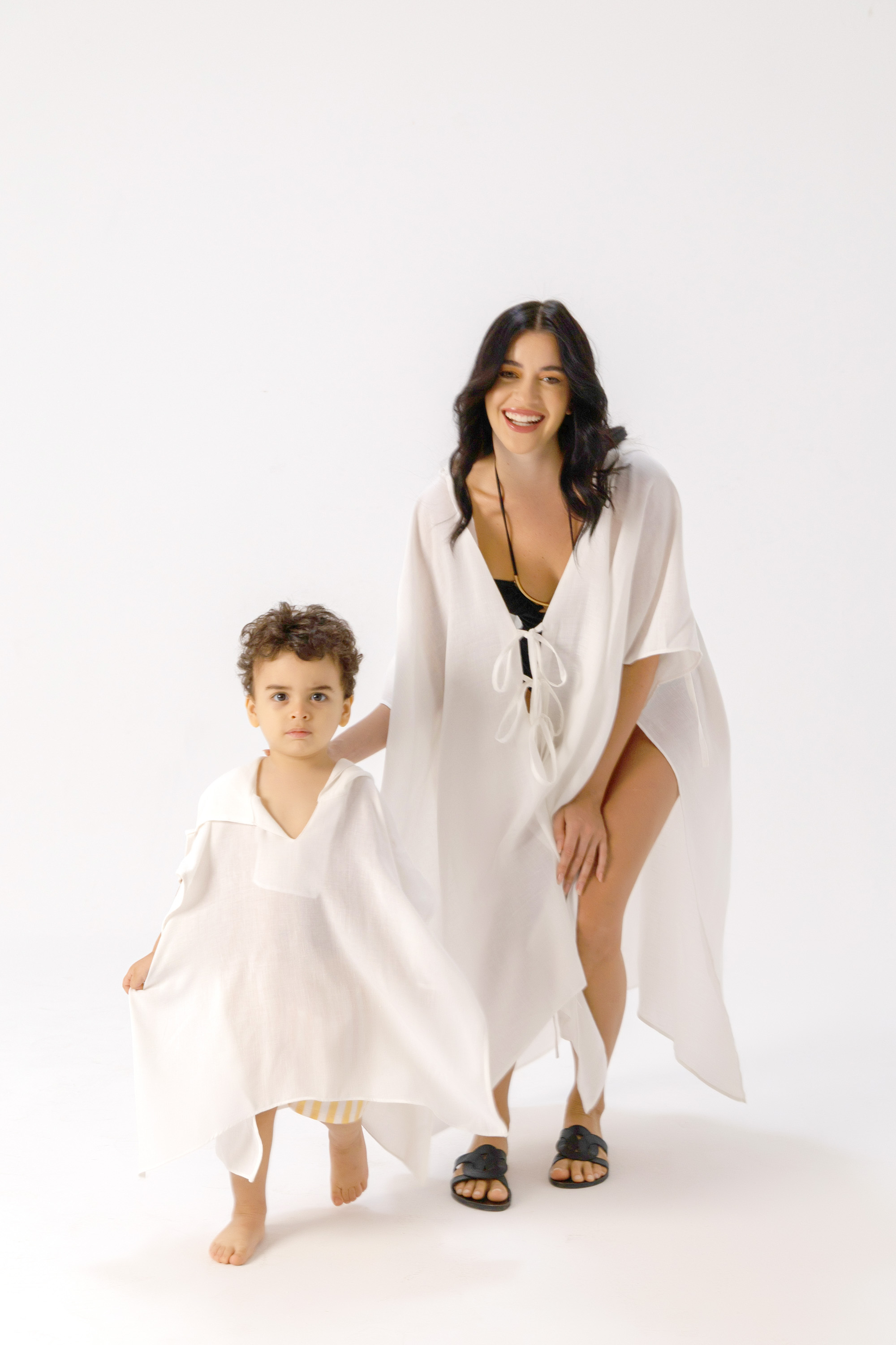 The HILDA KIDS linen hooded cape 2