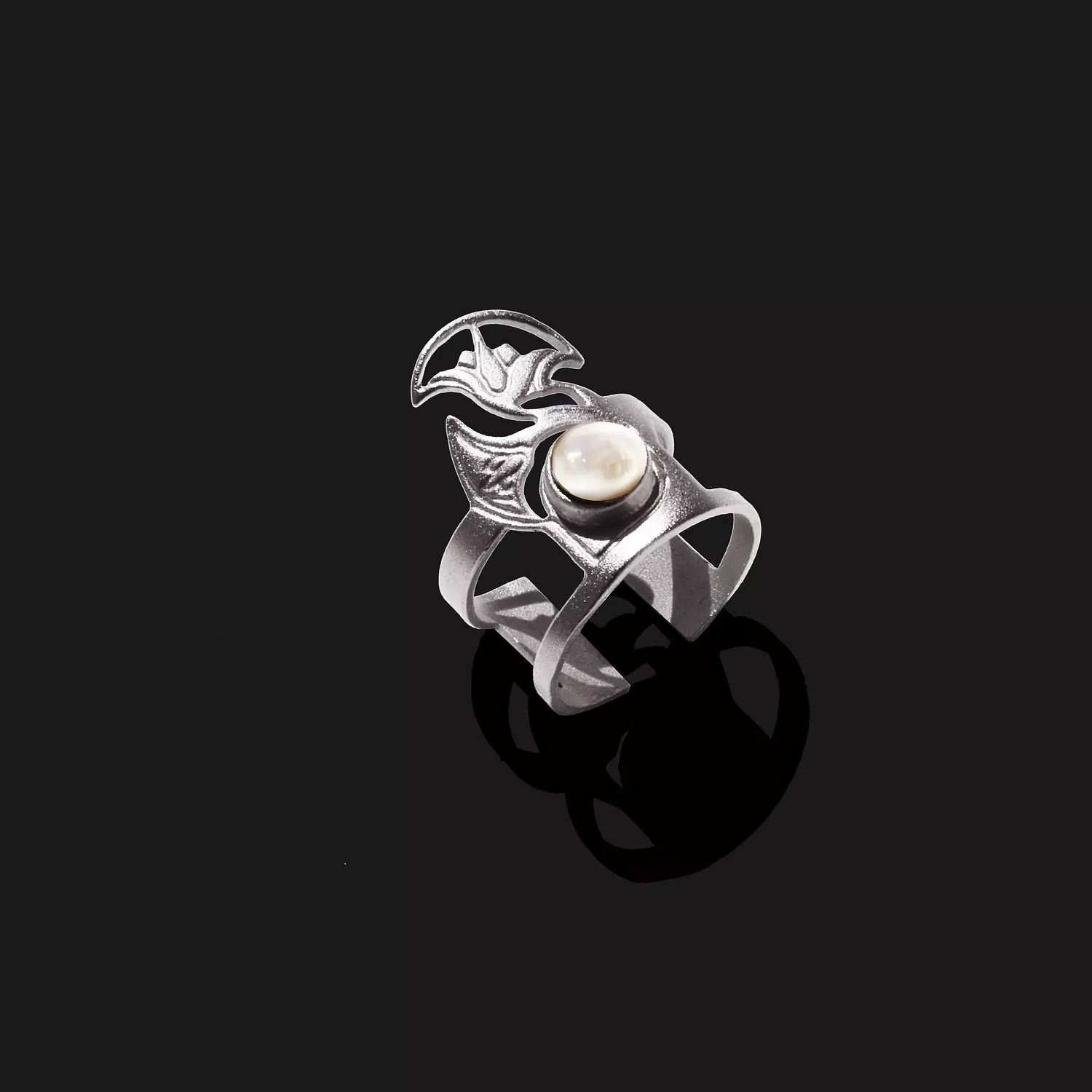 Lotus ring with stone 5