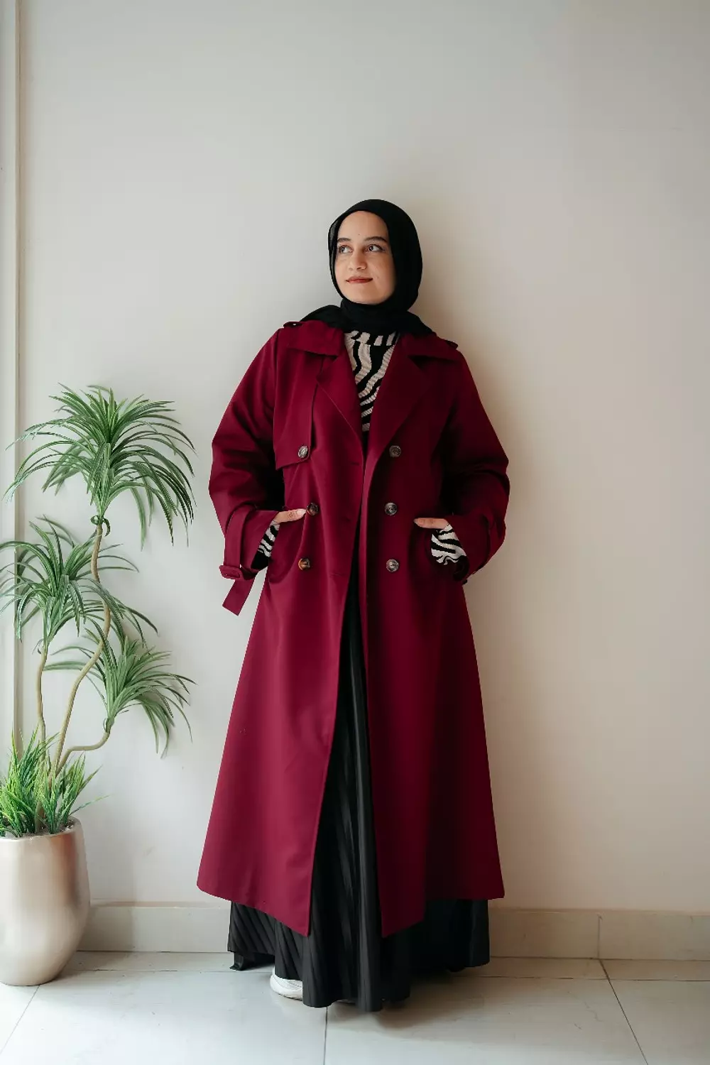 <p><br>6-Buttons Long Trench Coat</p>