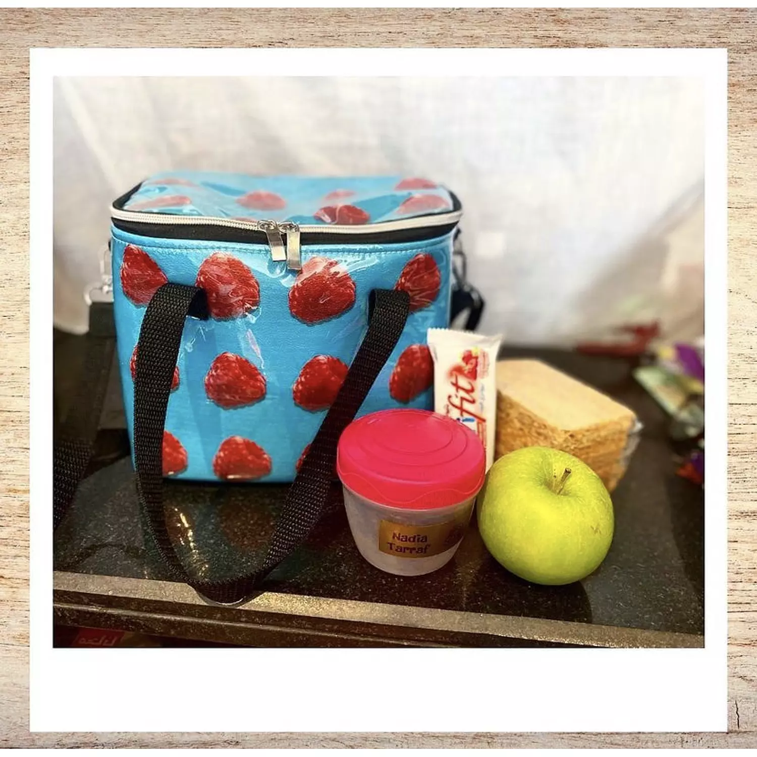 Red Berries Family Lunchbag (by order) 3