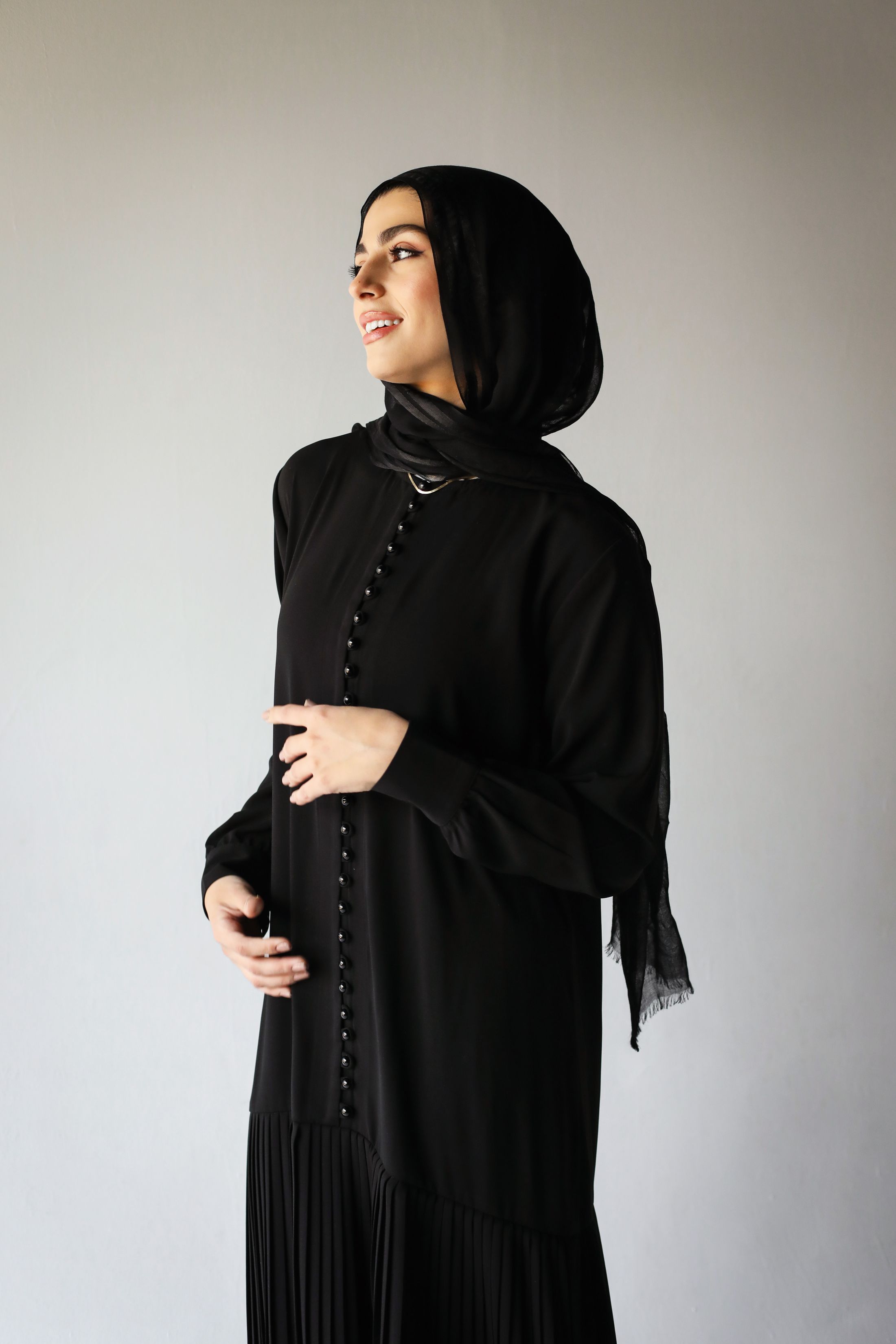 Buttoned Pleated Abaya 2