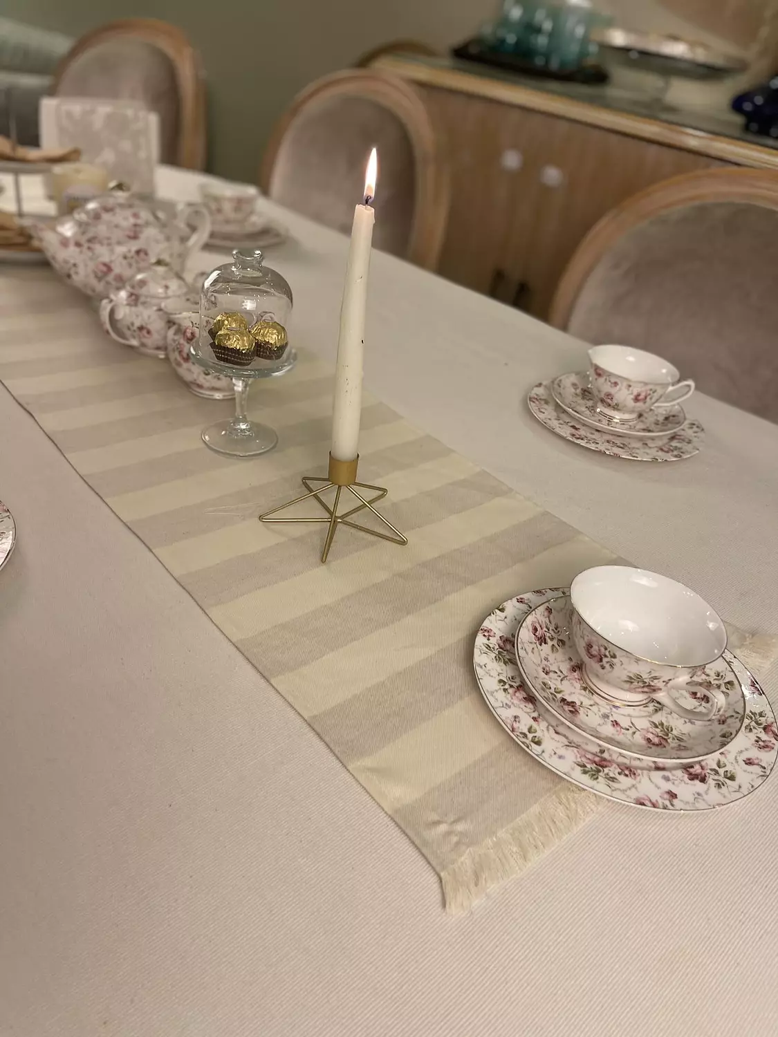 <p><strong><em>Urban Linen Stripped Table Runner </em></strong></p>