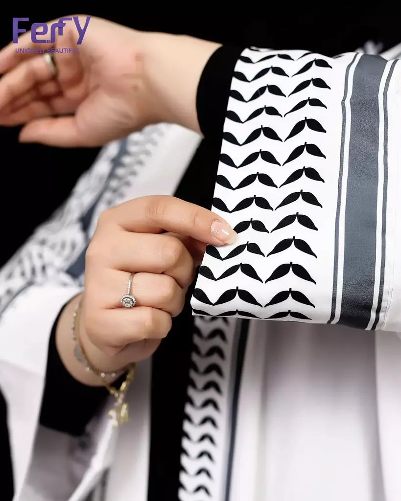 kaftan with the traditional palestinian print
