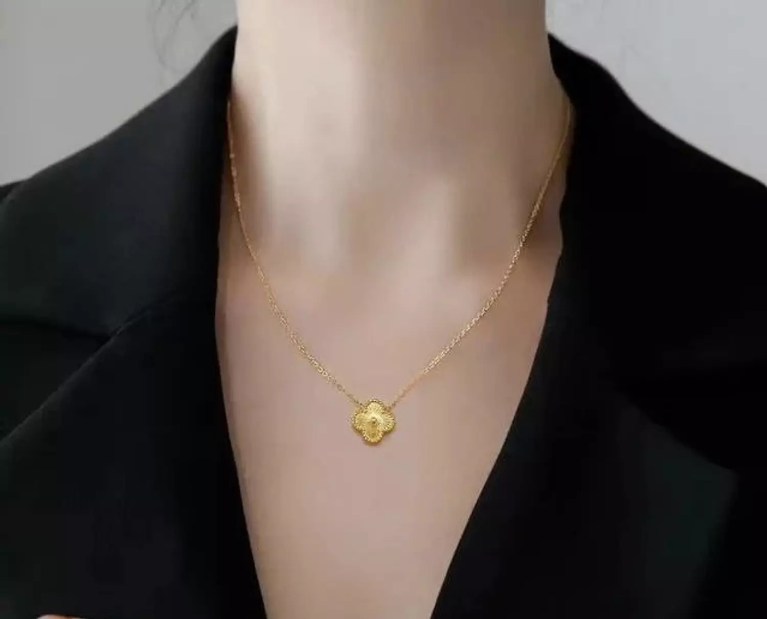 Gold Vancleef Necklace 1