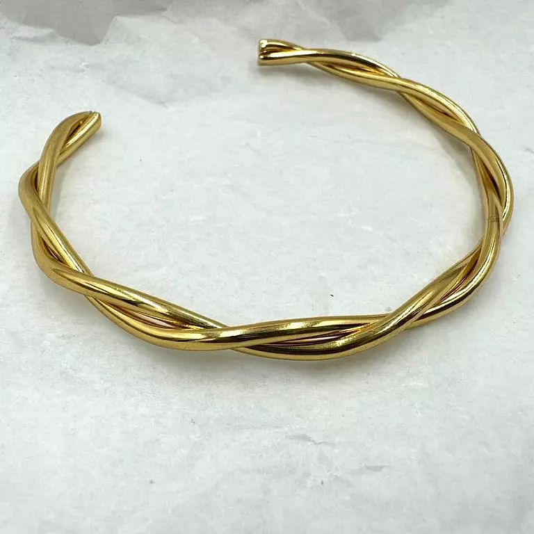 <p><strong><span style="color: #806058">Gold Twist</span></strong></p>