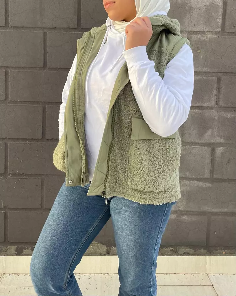 Cozy wool vest in olive green