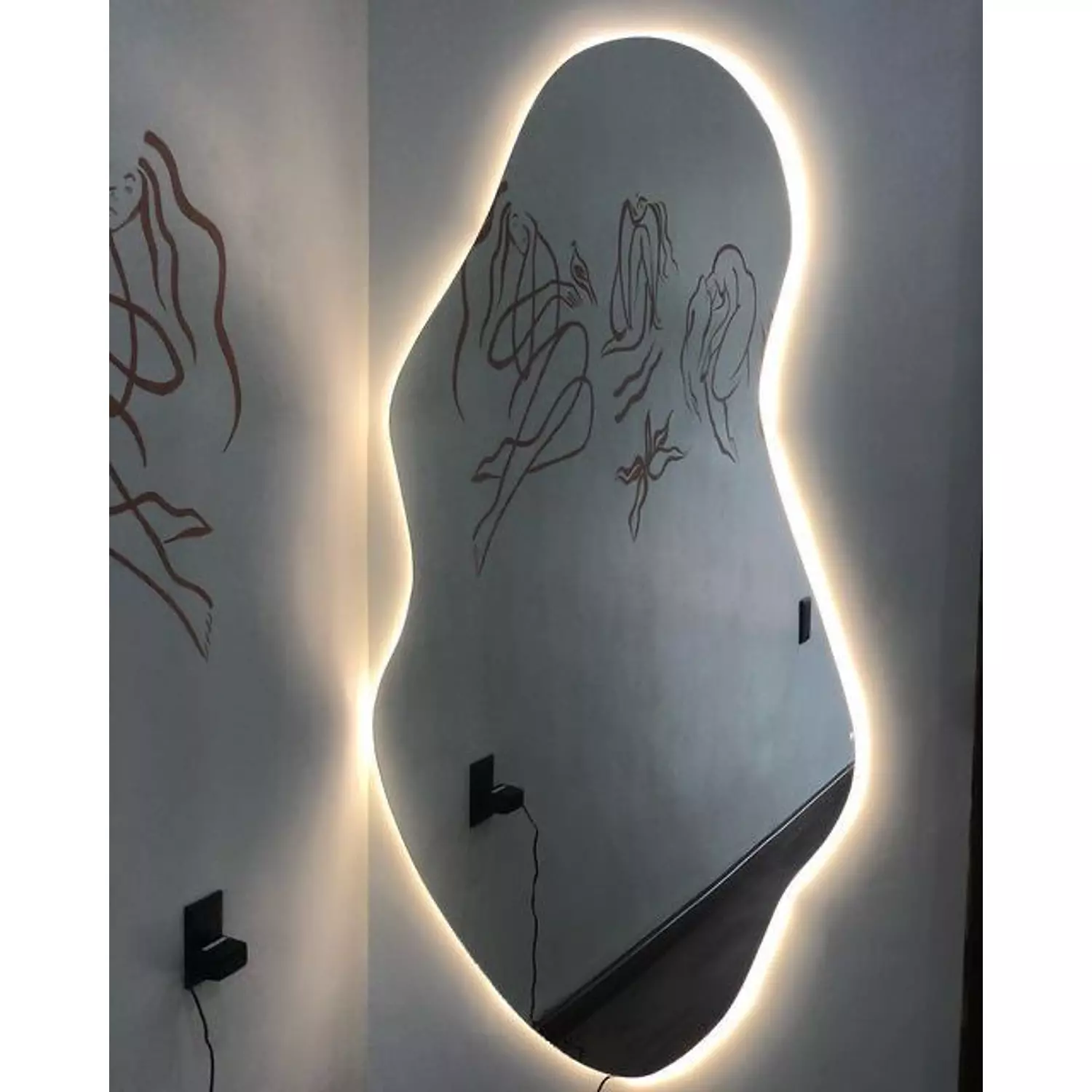 Wavy hanging Mirror-2nd-img