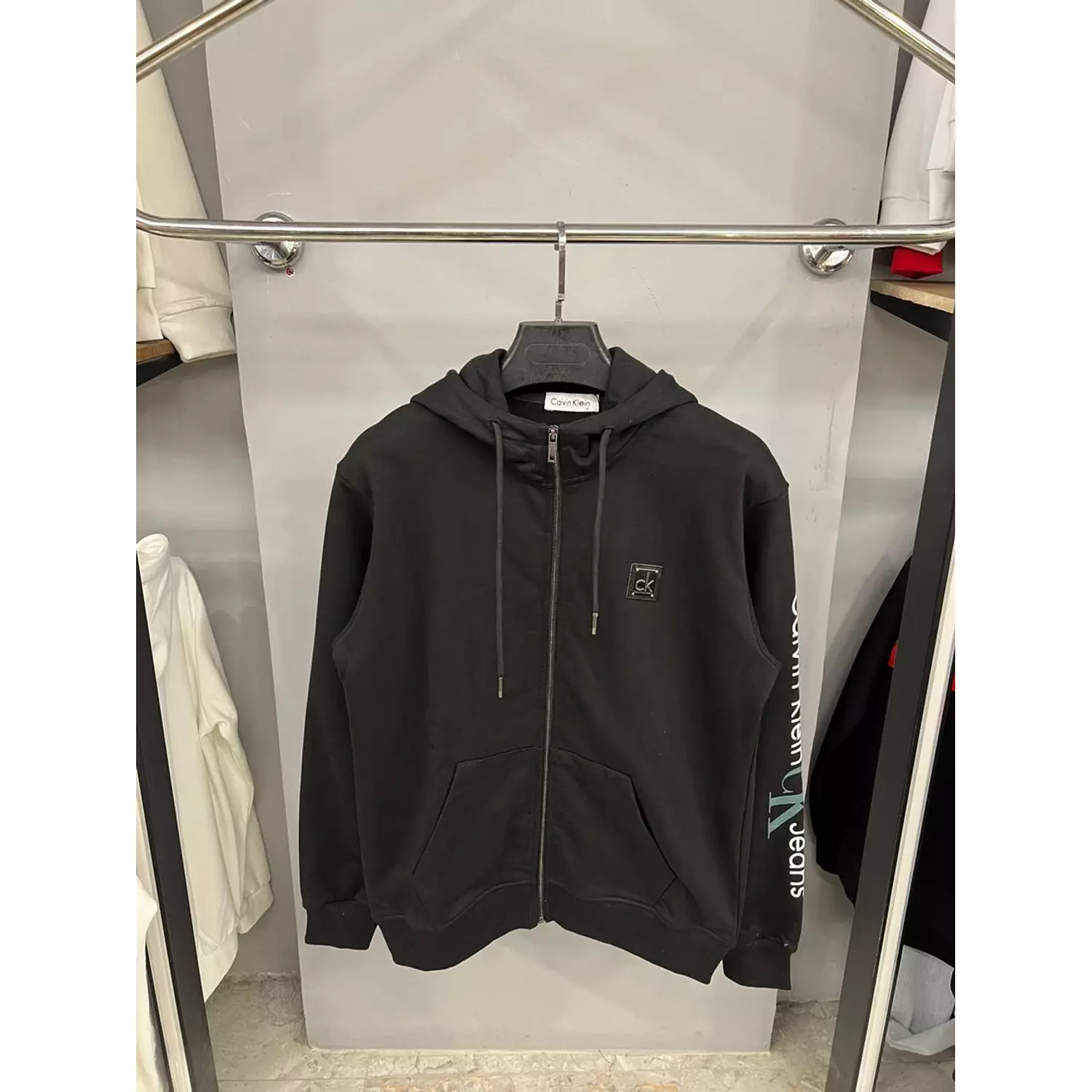 CALVIN KLIEN ZIPPER HOODIE hover image