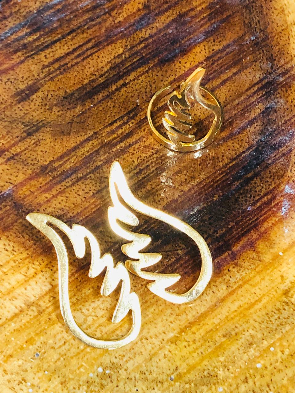 Wings ring hover image