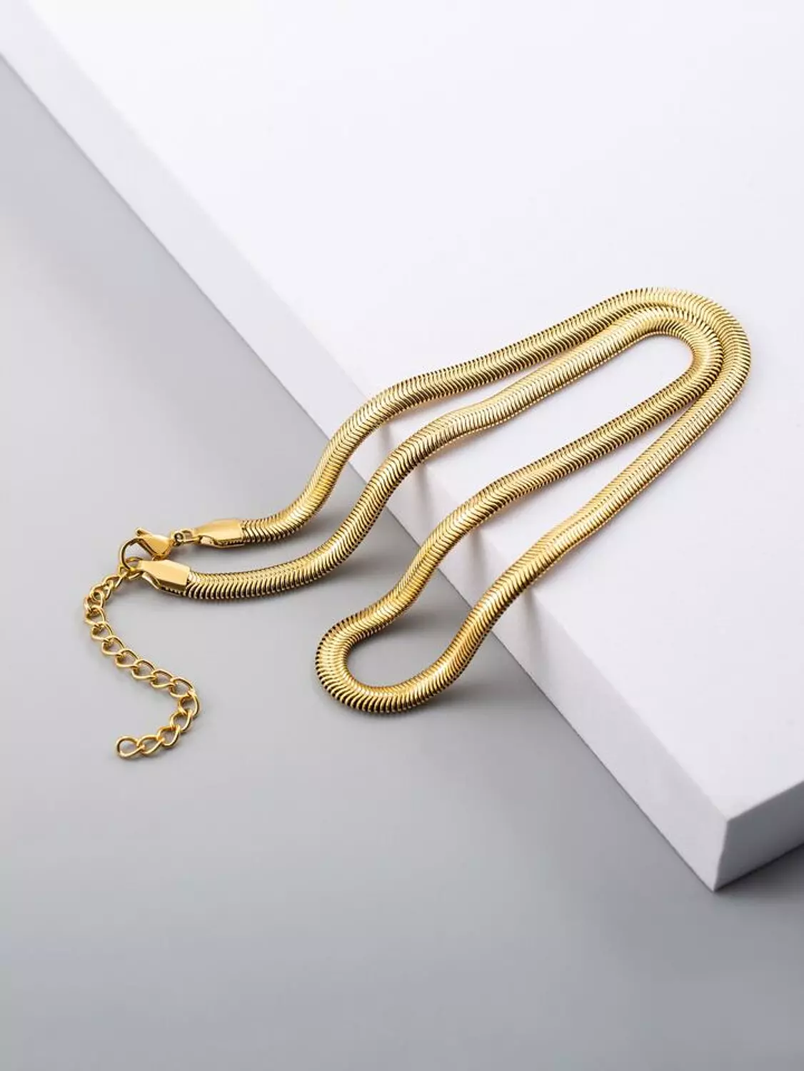 Basic Herringbone Gold Necklace 3