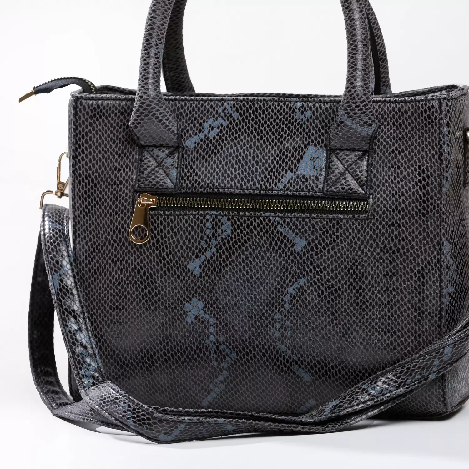 Animal print leather cross bag. 3