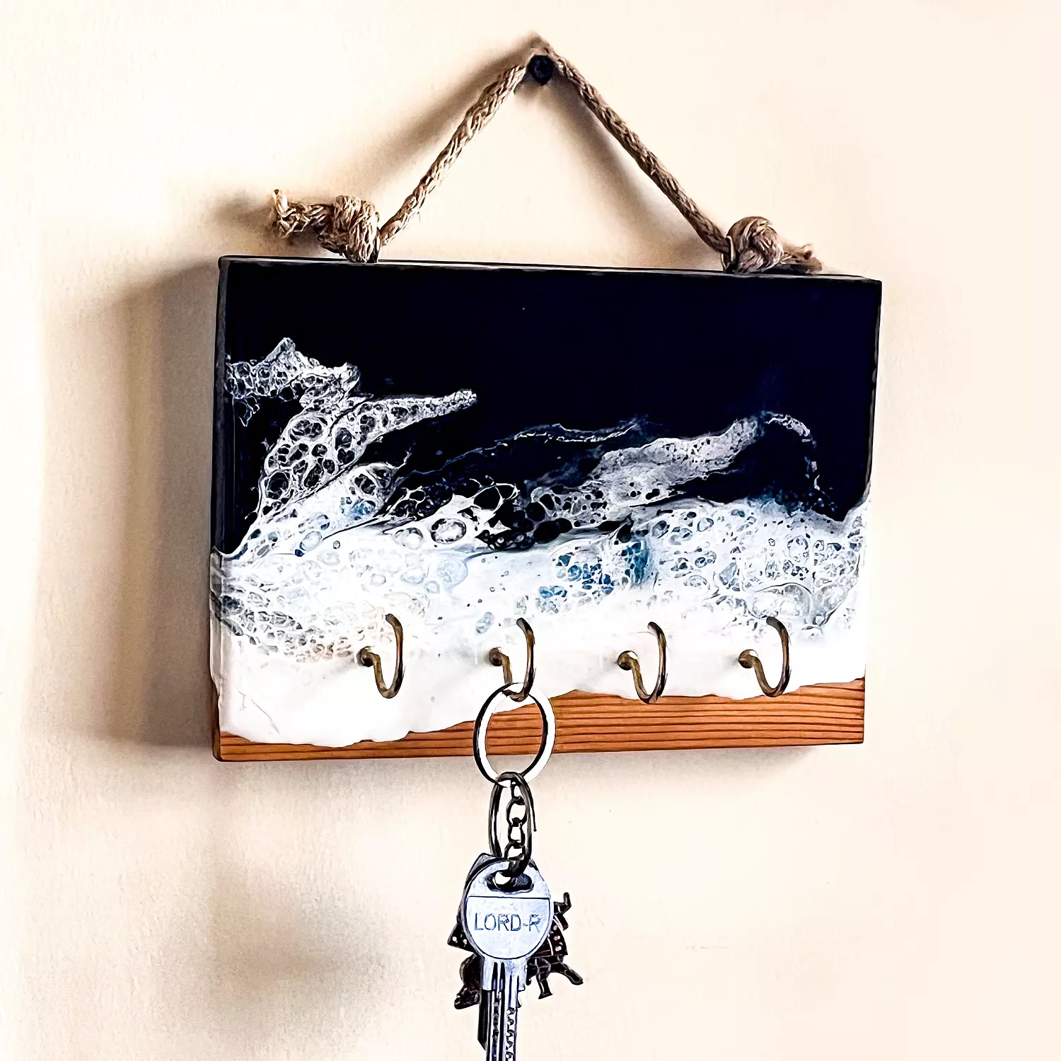 Black sea Keyholder-2nd-img