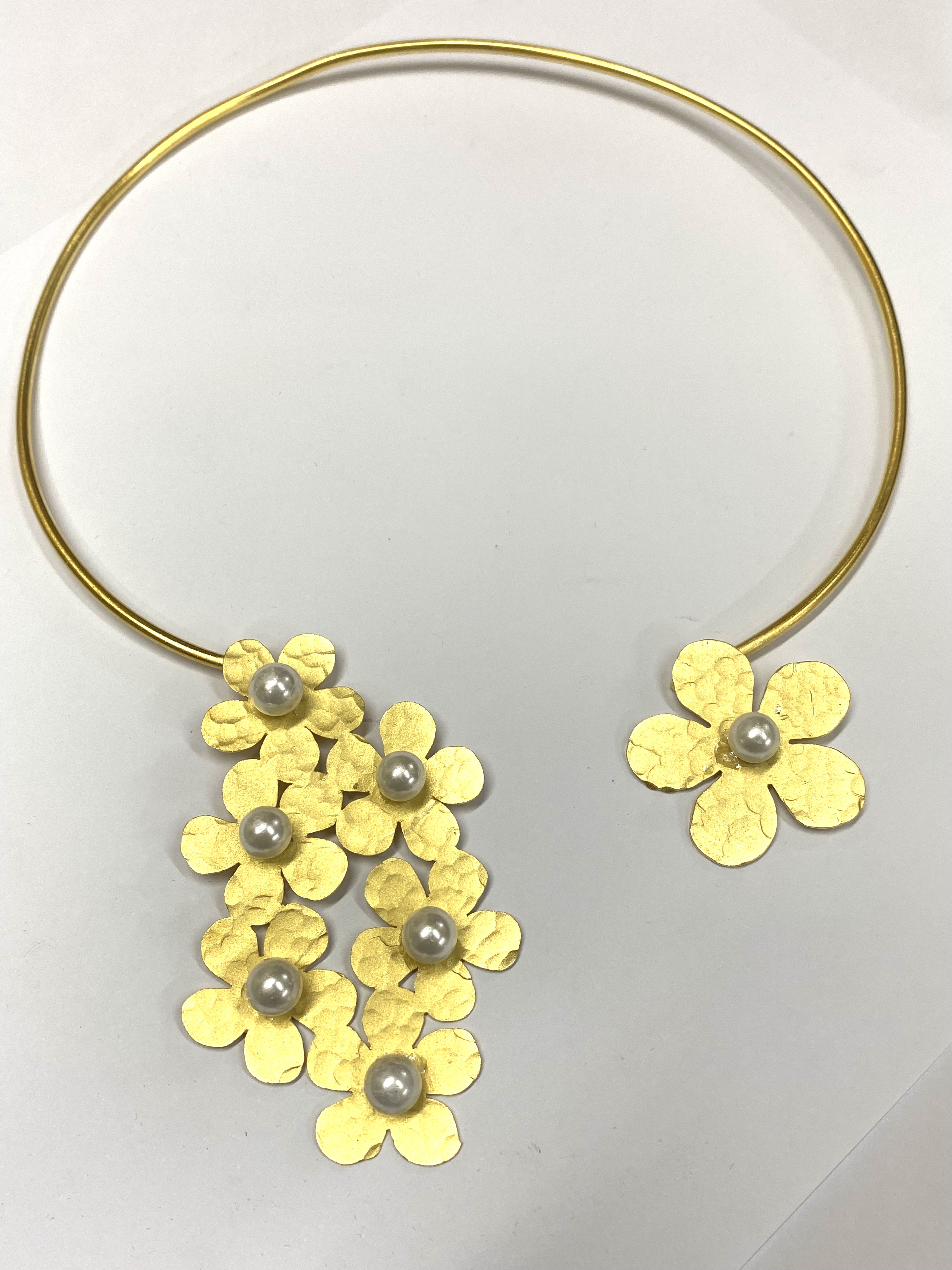 Flowers pearl necklace 1