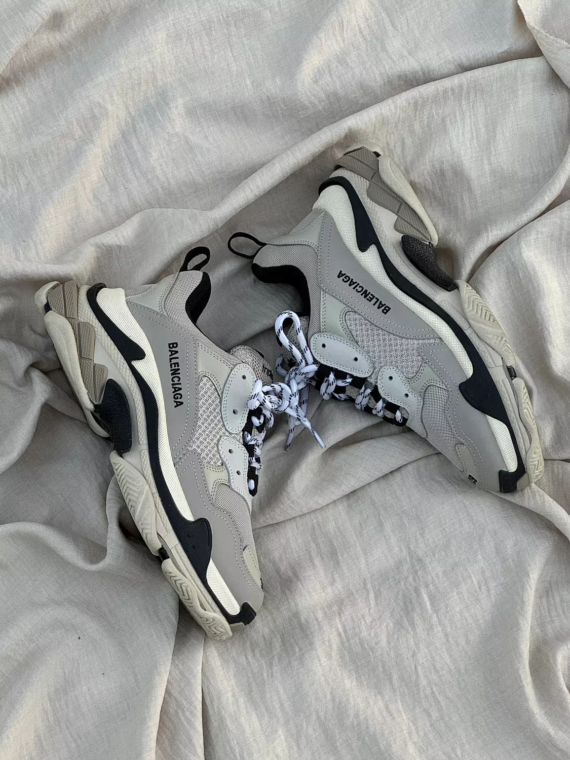 BALENCIAGA triple s  2