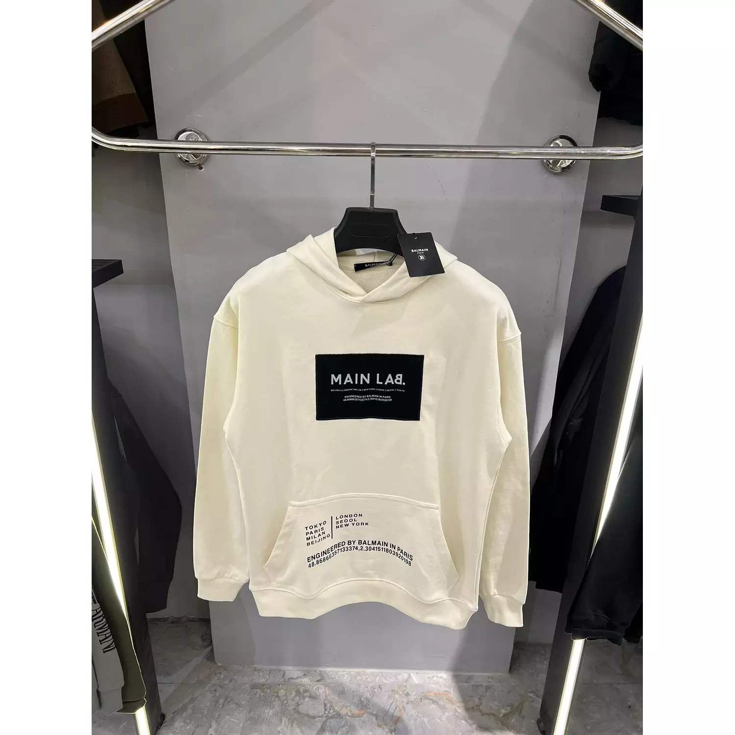 BALMAIN PARIS HOODIE /998 hover image