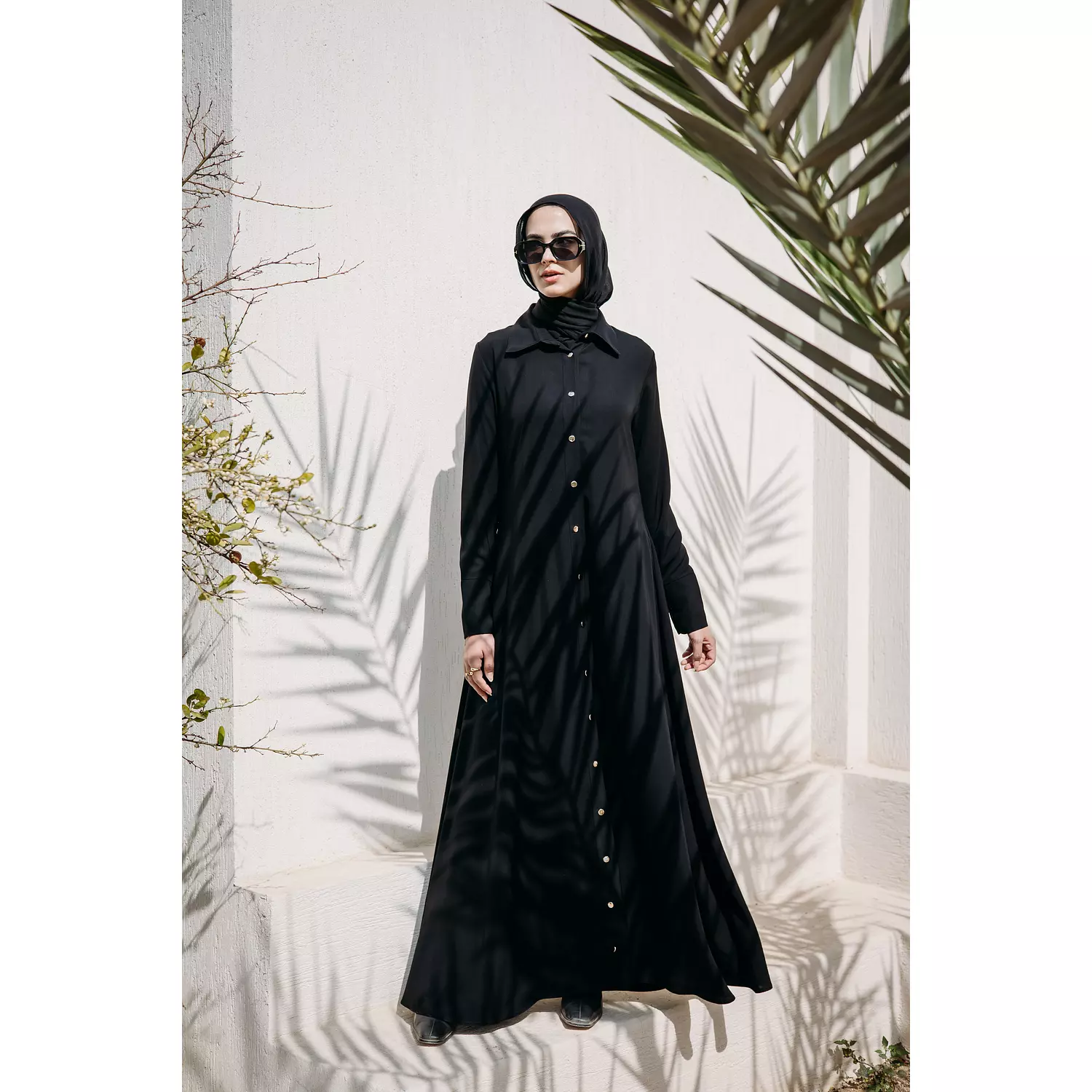 Cloche Abaya in Black 0