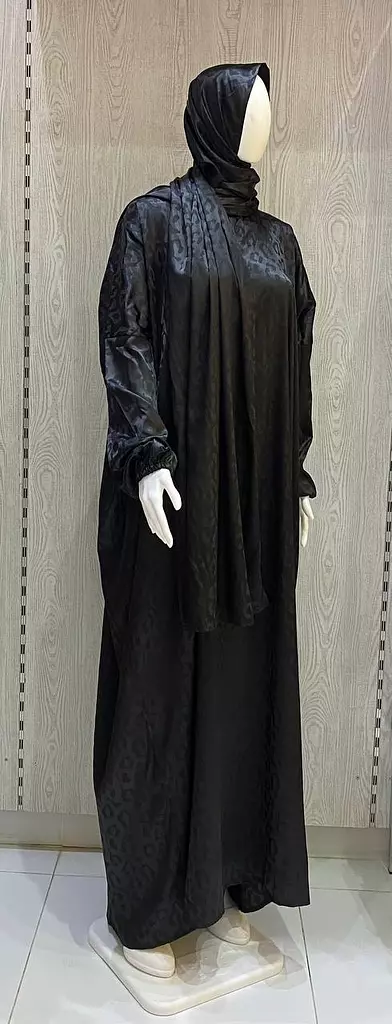 Praying-Outfit-Satin-Black Pattern