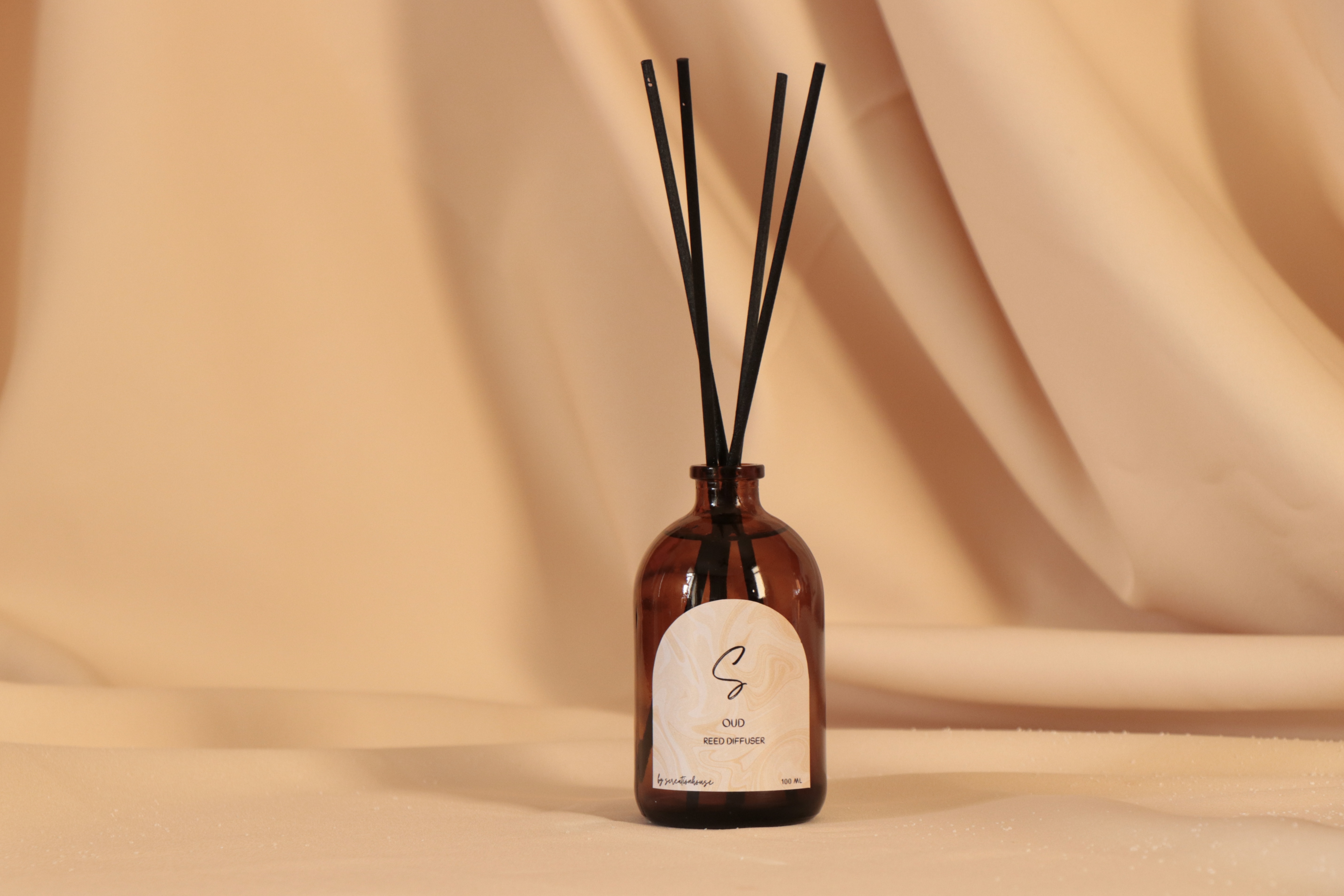 Oud Reed Diffuser  hover image