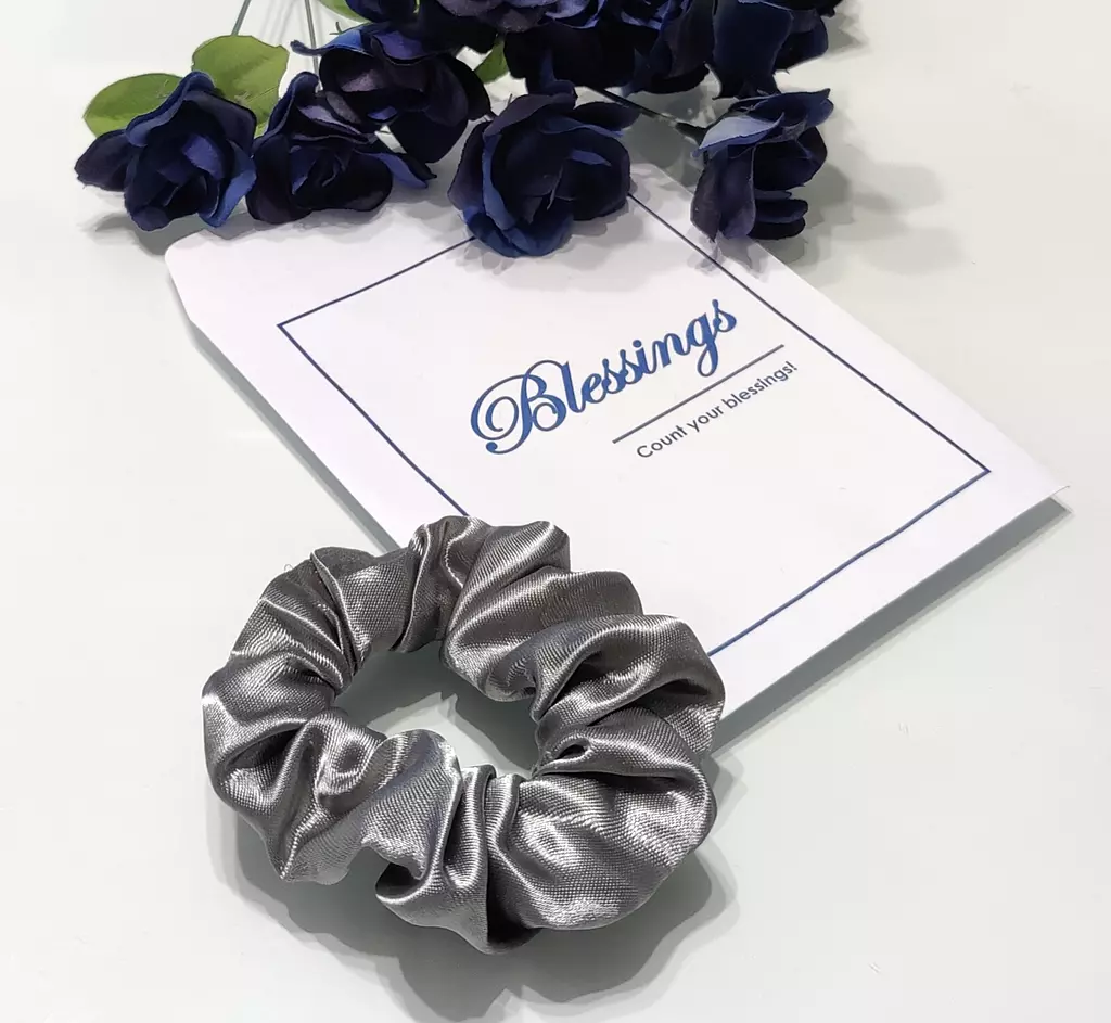 Scrunchie-B-2-Grey