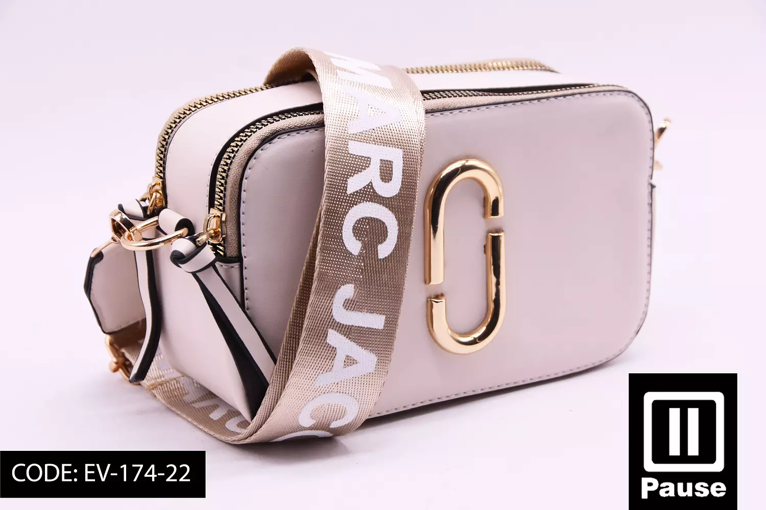 EV-174-22 MARC JACOBS BAG 1