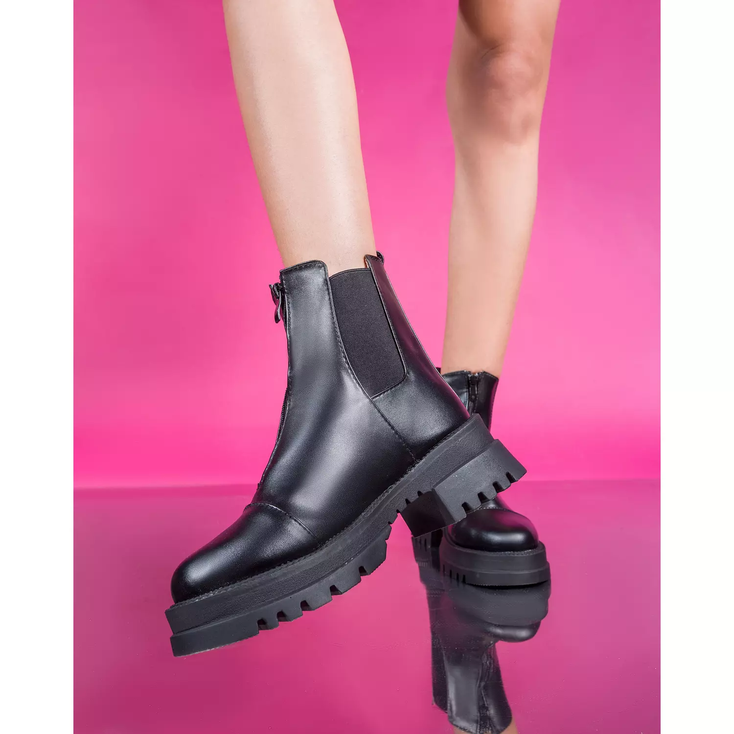 ZigZag Black Boots 4