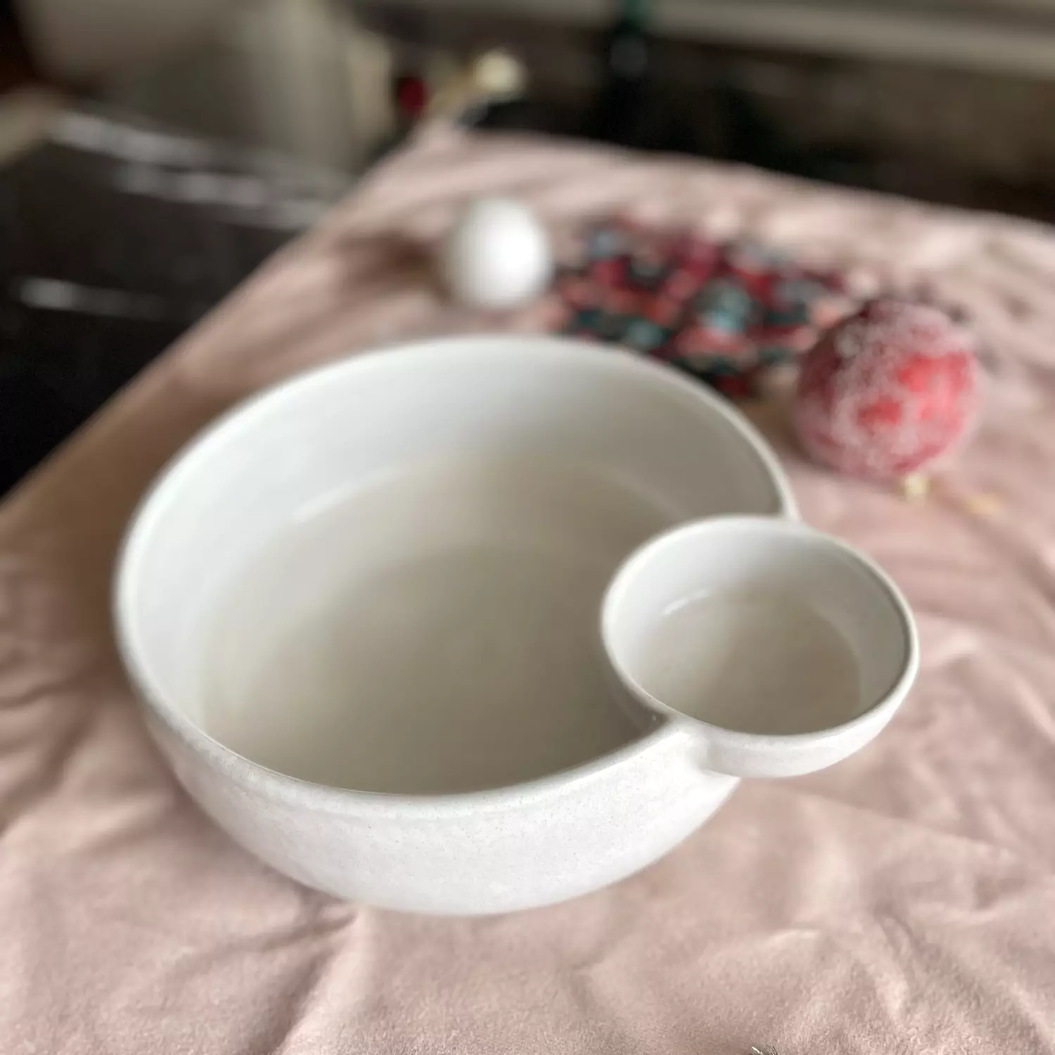 Side-dipping bowl-white 1