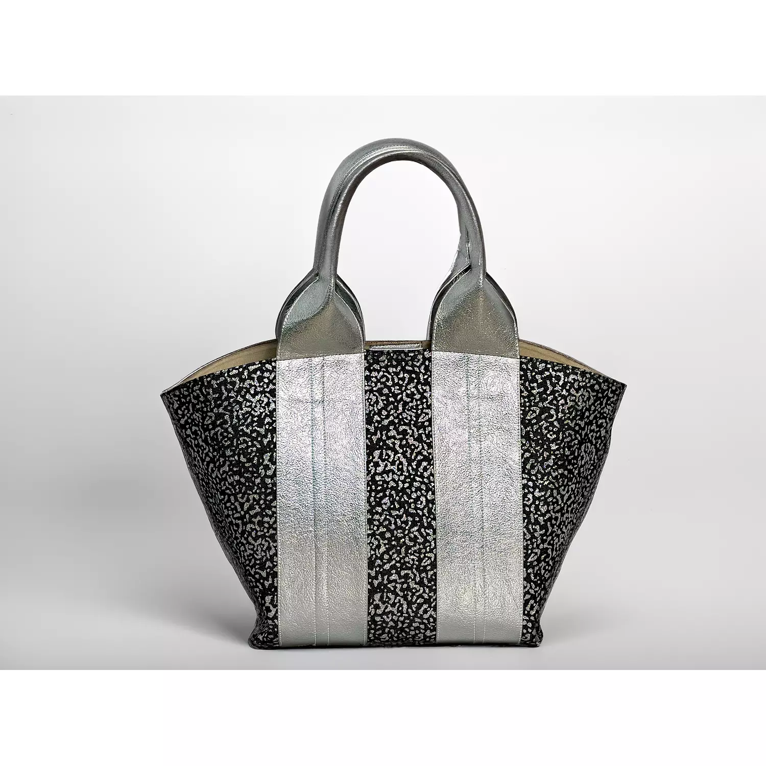 BLINGY Tote bag - Black jeans x Silver  hover image