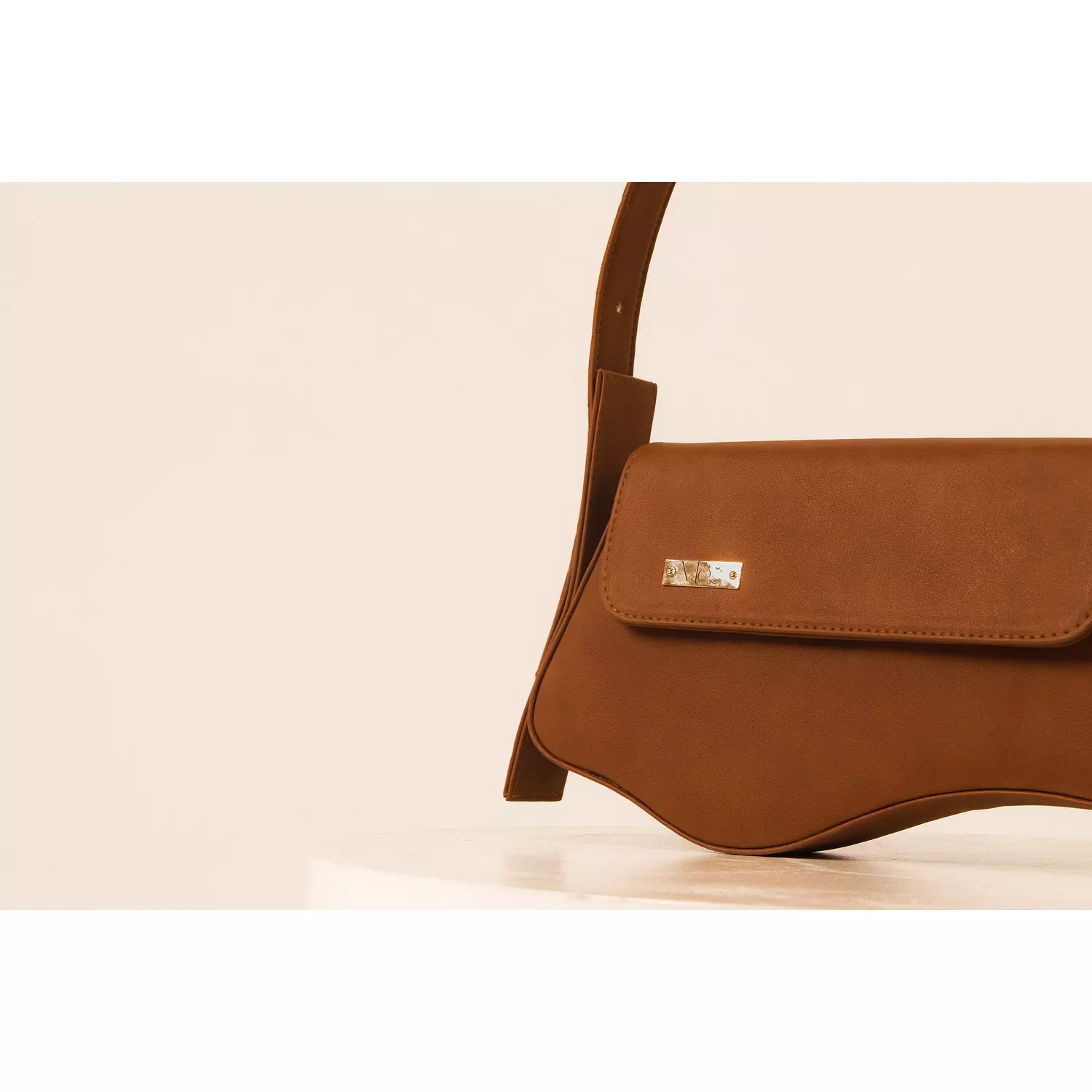 Etharia Bag in Caramel brown 2