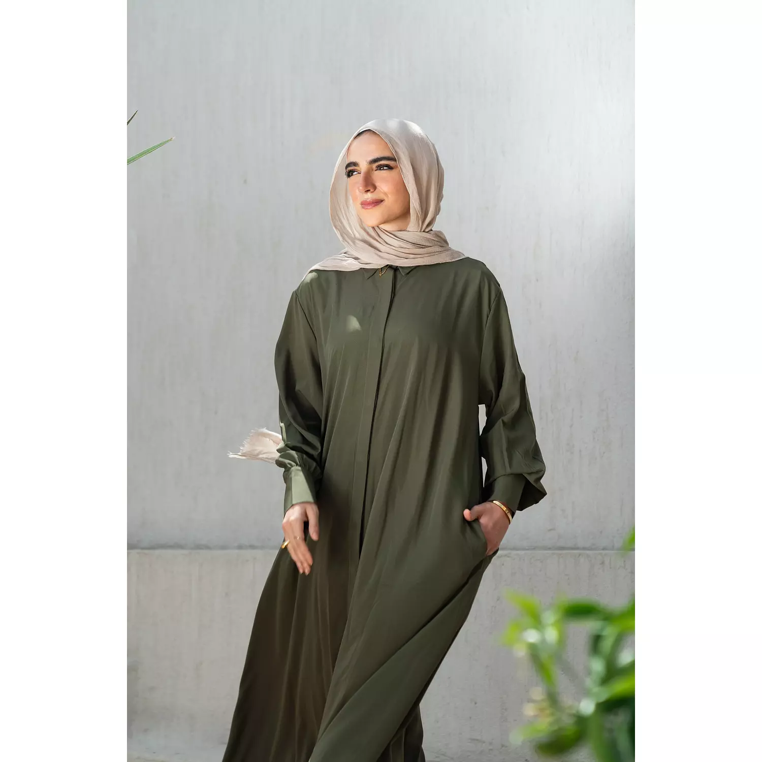 9-5 Elegance Shirt in Olive 1