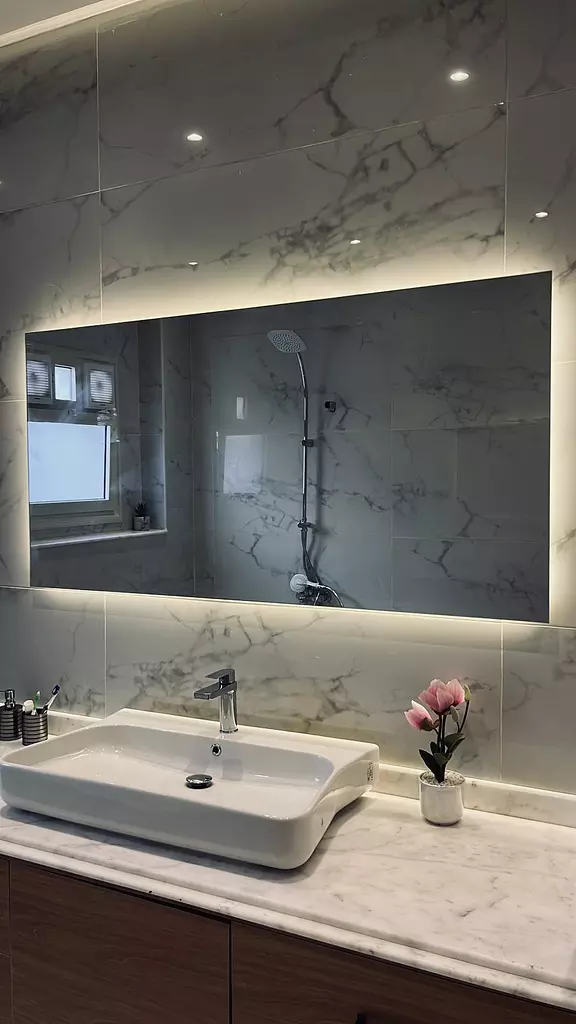 Horizontal Basic bathroom mirror 