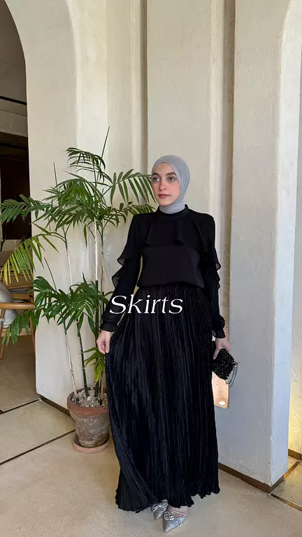 <h3 style="text-align: justify"><a rel="noopener noreferrer nofollow" href="/shop/Skirts"><br>SKIRTS</a></h3><p style="text-align: justify"><a rel="noopener noreferrer nofollow" href="/shop/Skirts"><span style="color: rgb(189, 161, 150)">SHOP NOW ⇒</span></a></p>