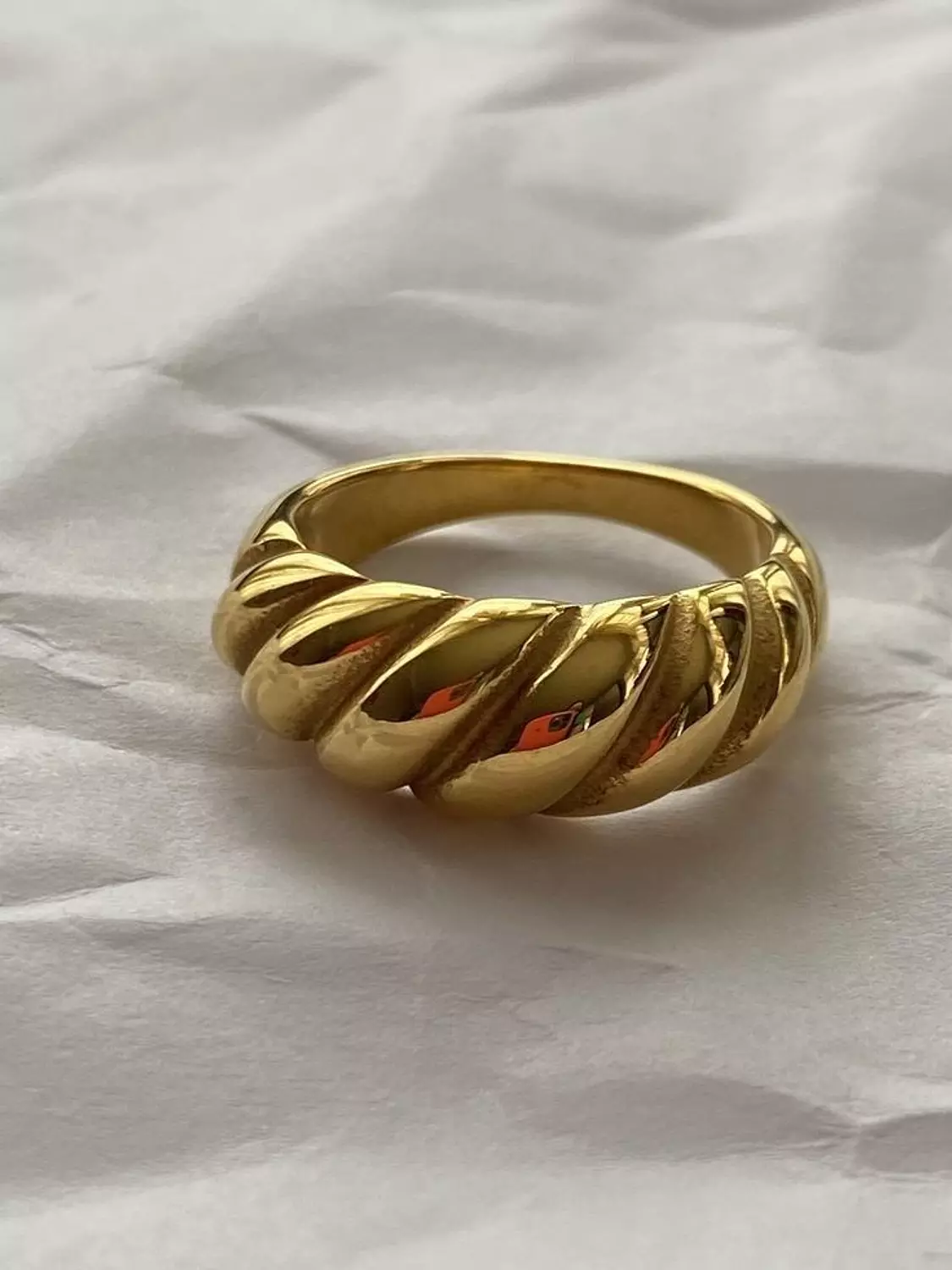 Croissant ring 3