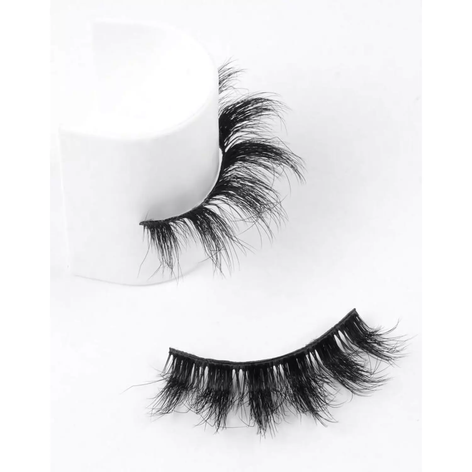 Shein Lashes - Dazzling Eyelashes  1