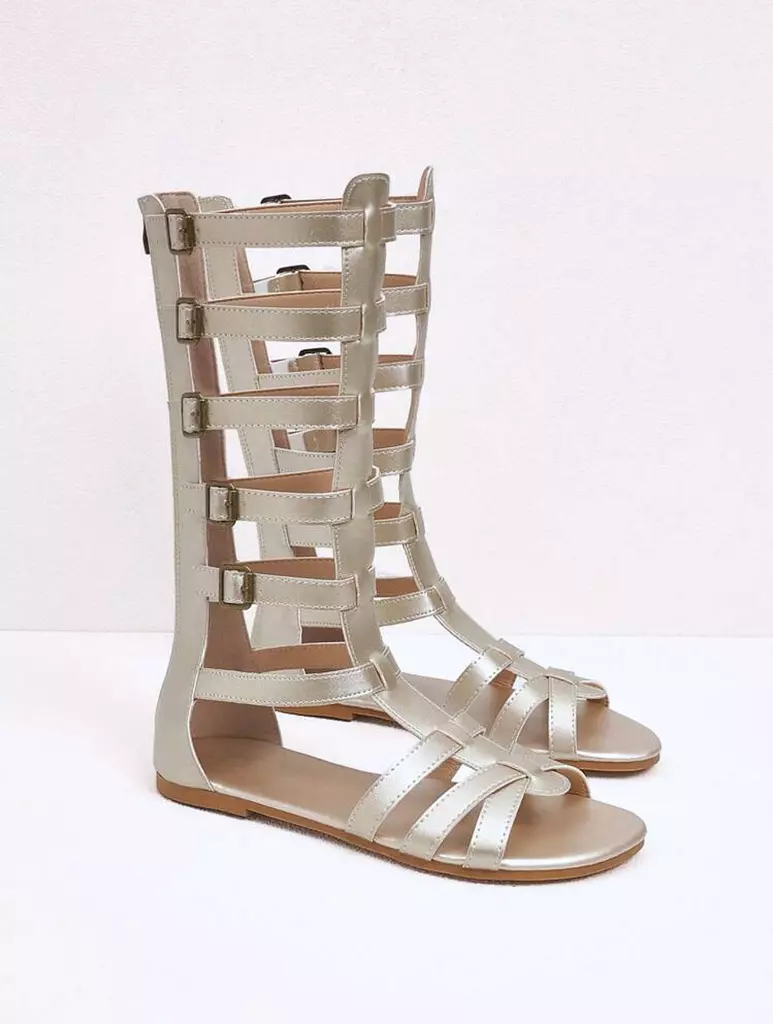 <h2><br><strong><span style="color: rgb(33, 37, 41)">Sandals</span></strong></h2>