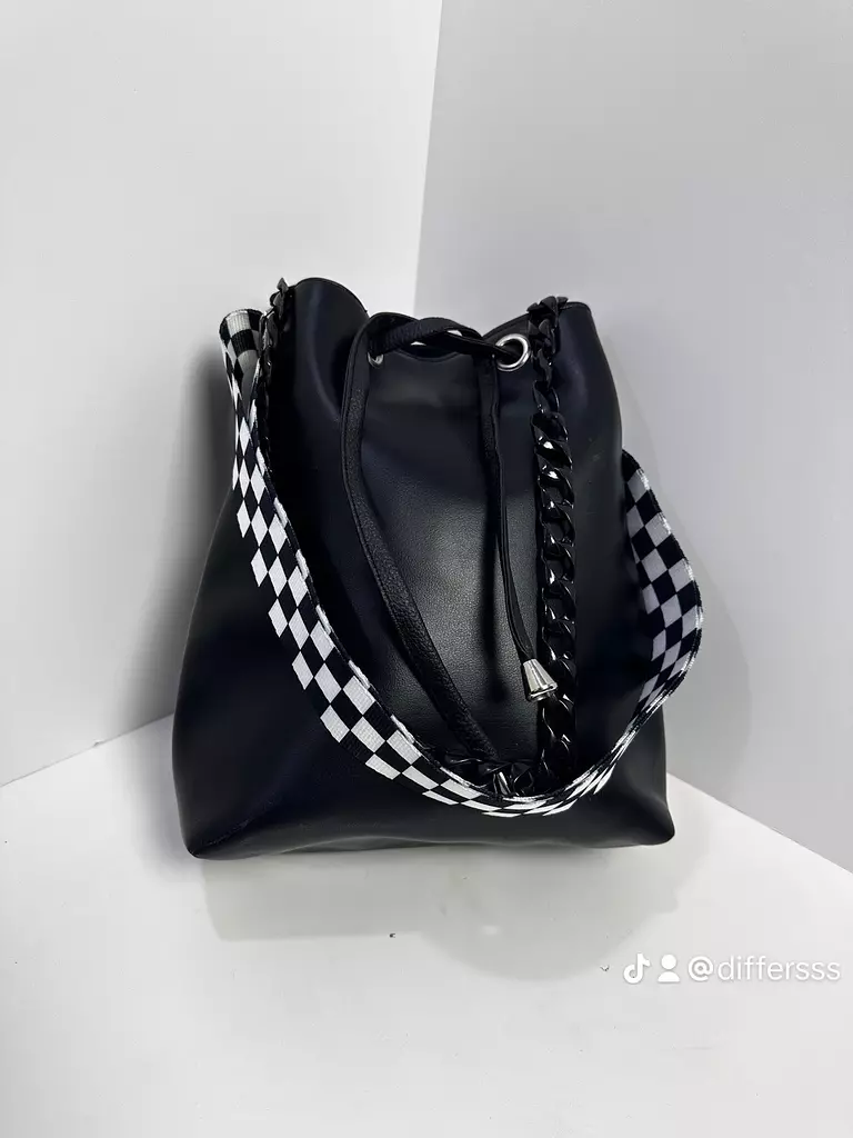 Leather Bucket bag 