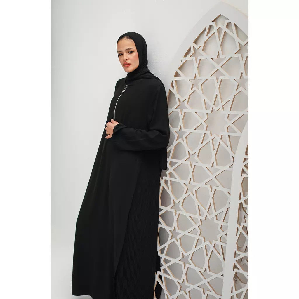 Side Pleated Abaya With Front Zipper 