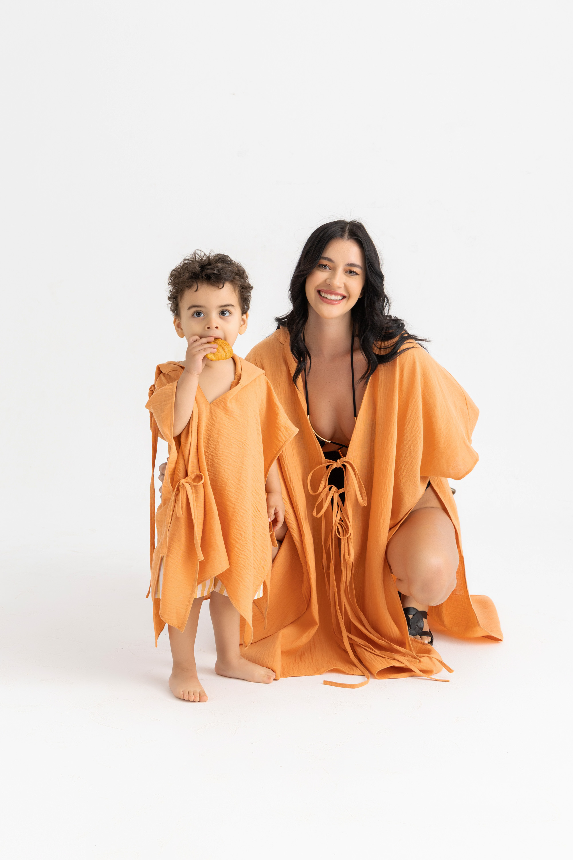 The HILDA KIDS linen hooded cape 8