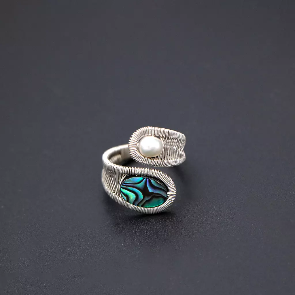 Wire wrapped silver 925 with abalone shell and pearl.