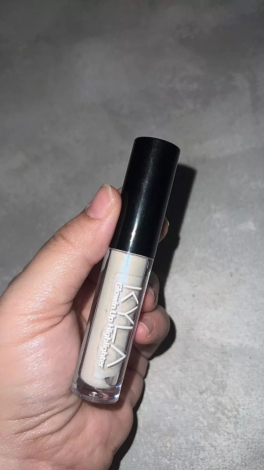 <p><strong>Highlighter</strong></p>