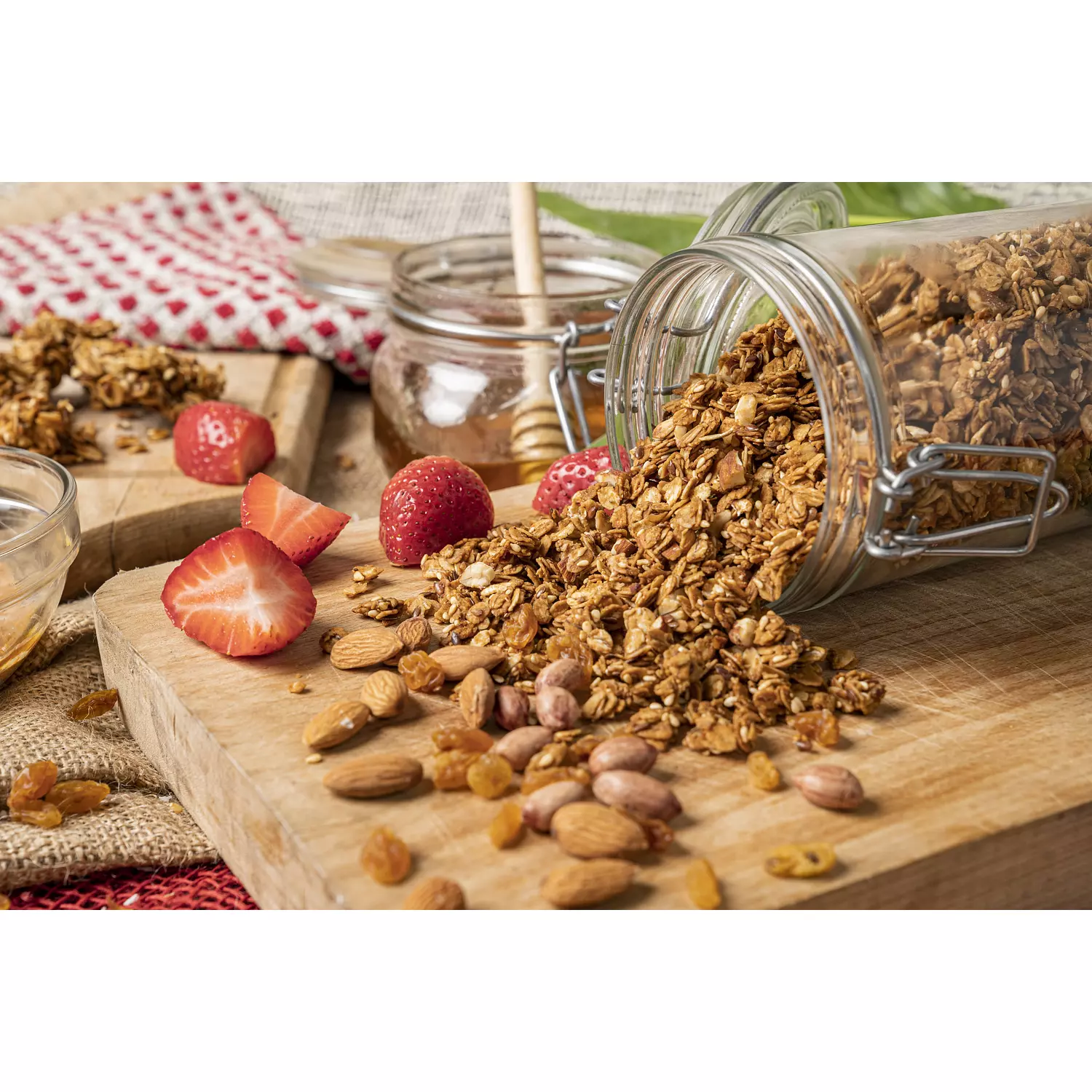 Granola-Peanut Butter & Berries (300g) 0