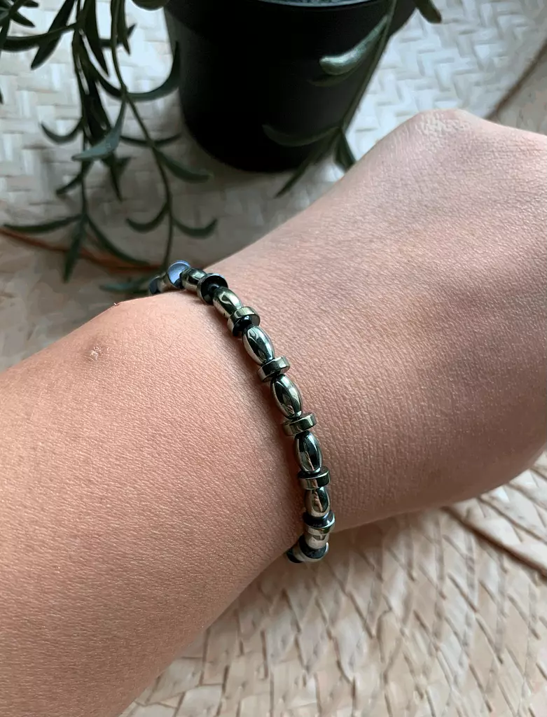 Hematite Green Bracelet ( Stock )