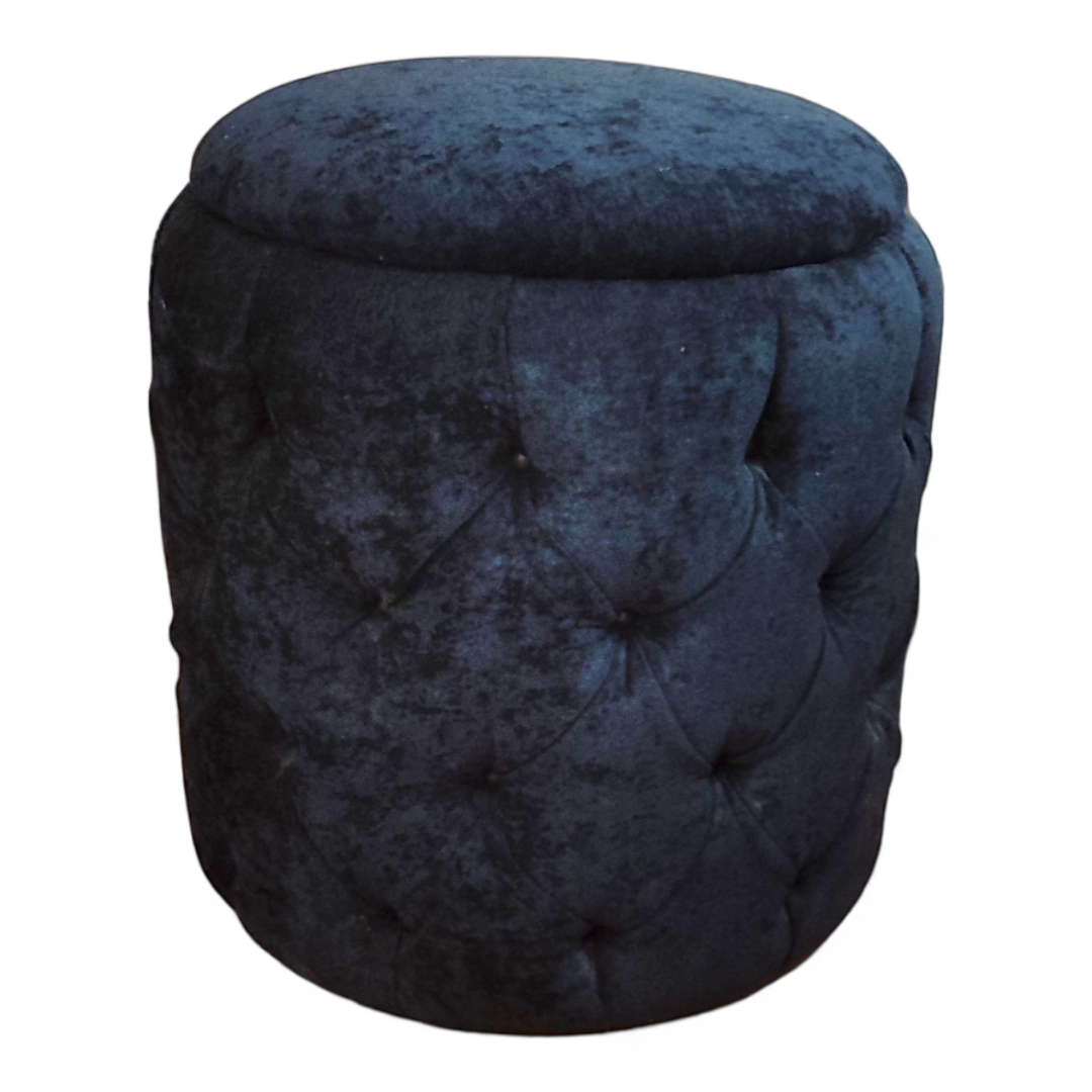 Capitone black pouf hover image