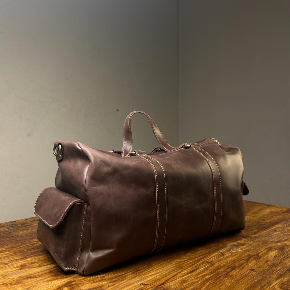 <h2><span style="color: #000000">Travel Bag</span></h2>