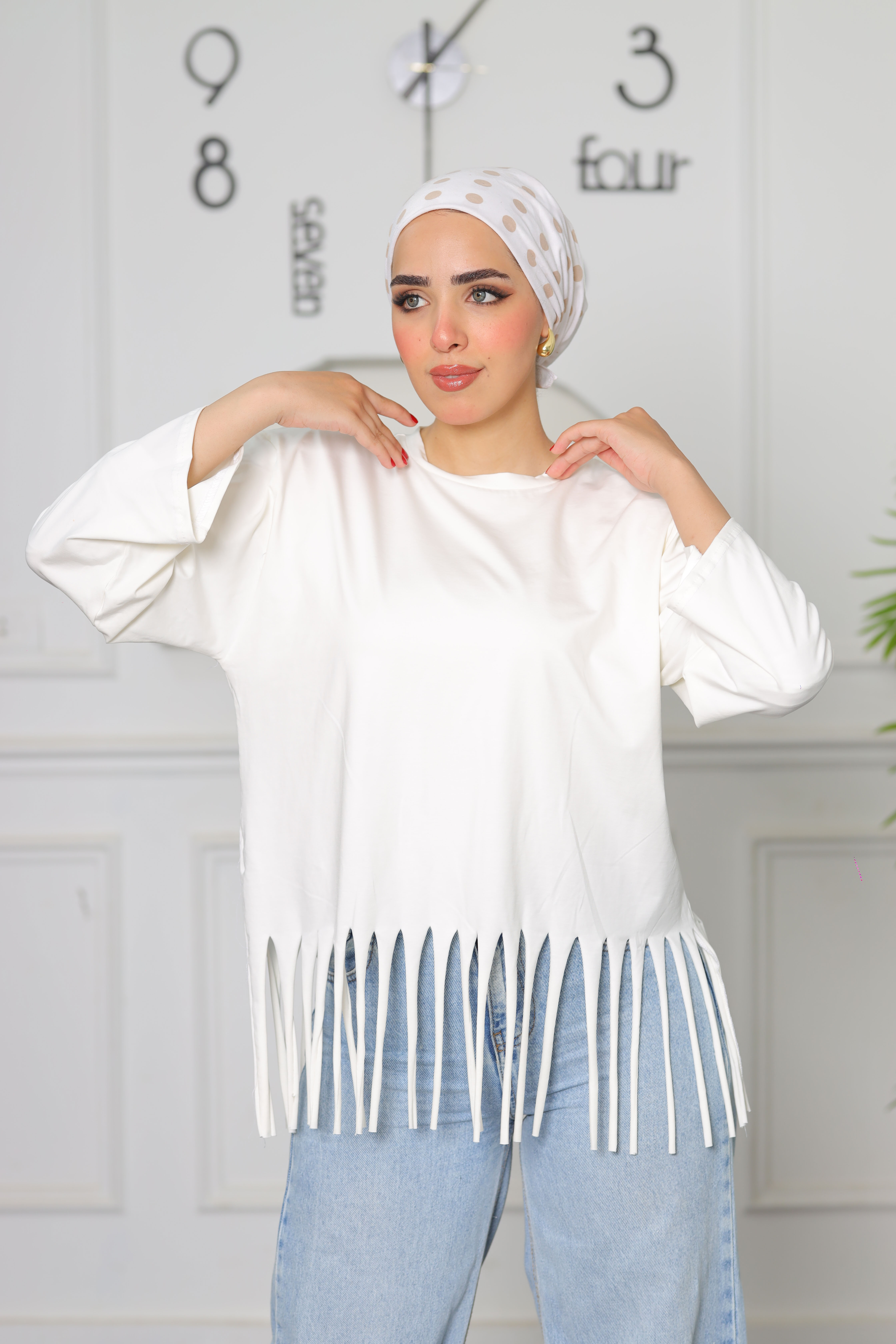 White cotton T-shirt with fringes 1