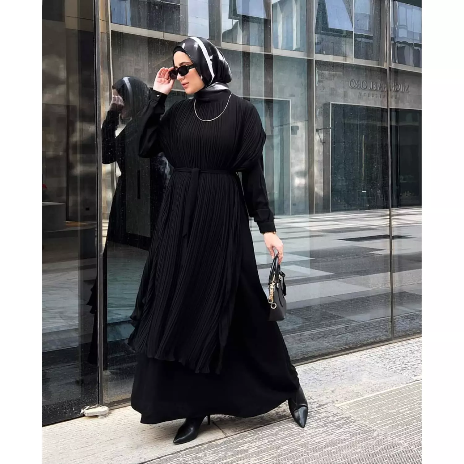 Night Blooming Abaya in Black 2