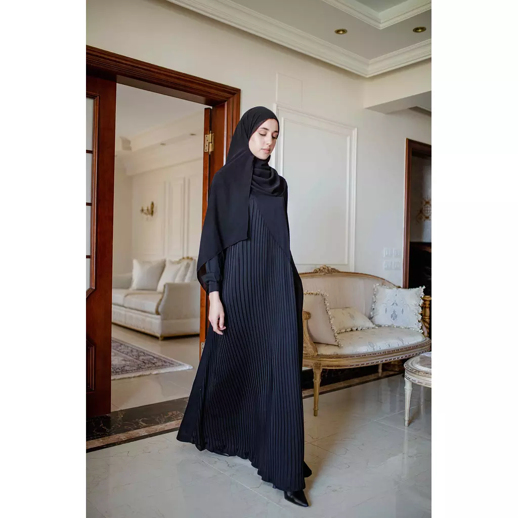 Gleaming Elegance Abaya