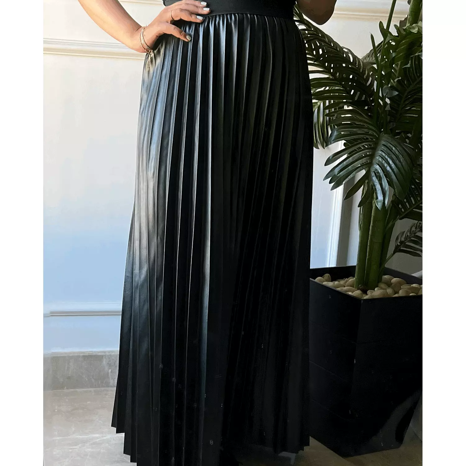 Plisse Skirt in leather black hover image