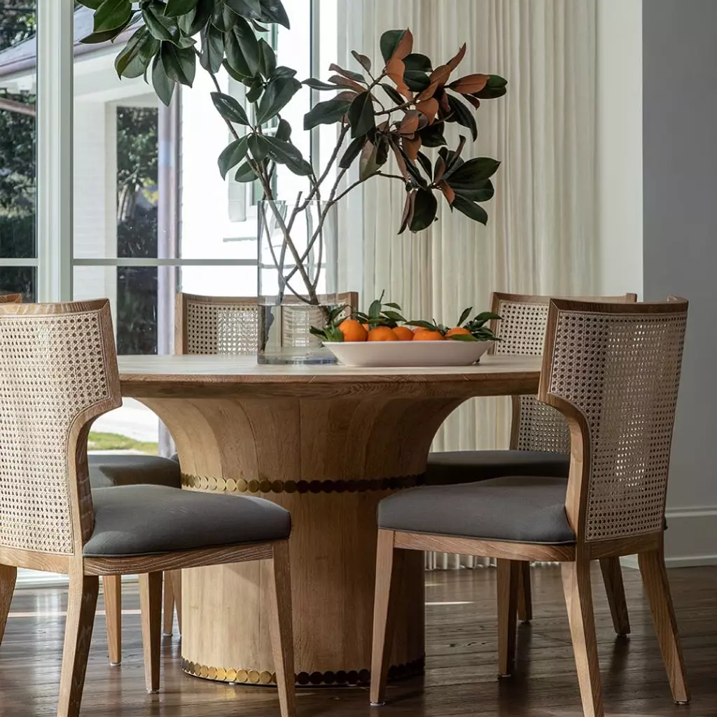 Mira dining table & 5 chairs  